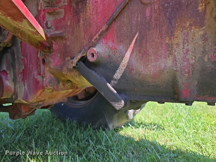 image for item EF3826 1967 International Harvester Farmall 856D tractor