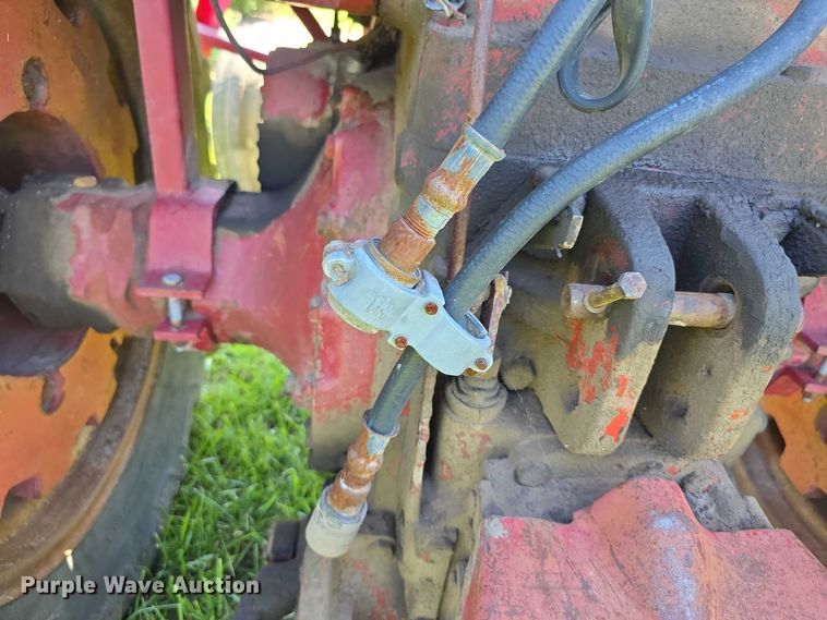 image for item EF3826 1967 International Harvester Farmall 856D tractor