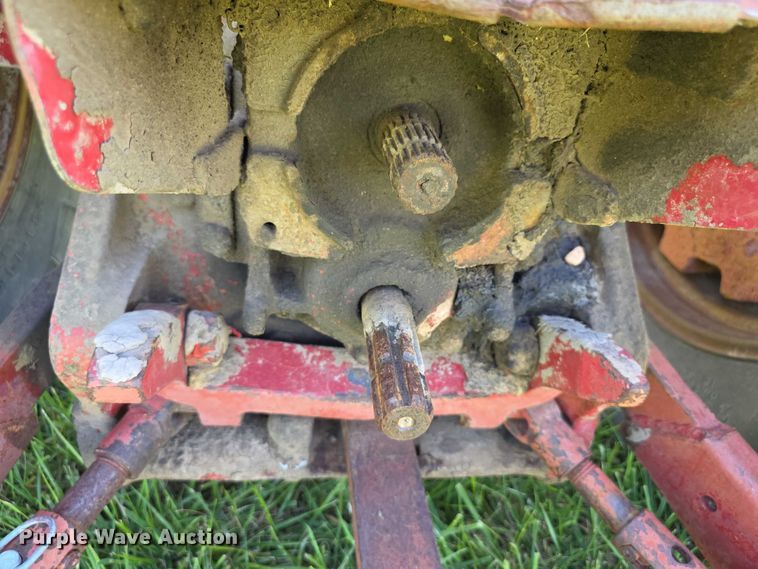 image for item EF3826 1967 International Harvester Farmall 856D tractor