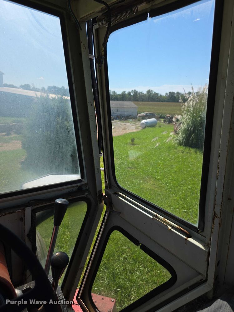 image for item EF3826 1967 International Harvester Farmall 856D tractor