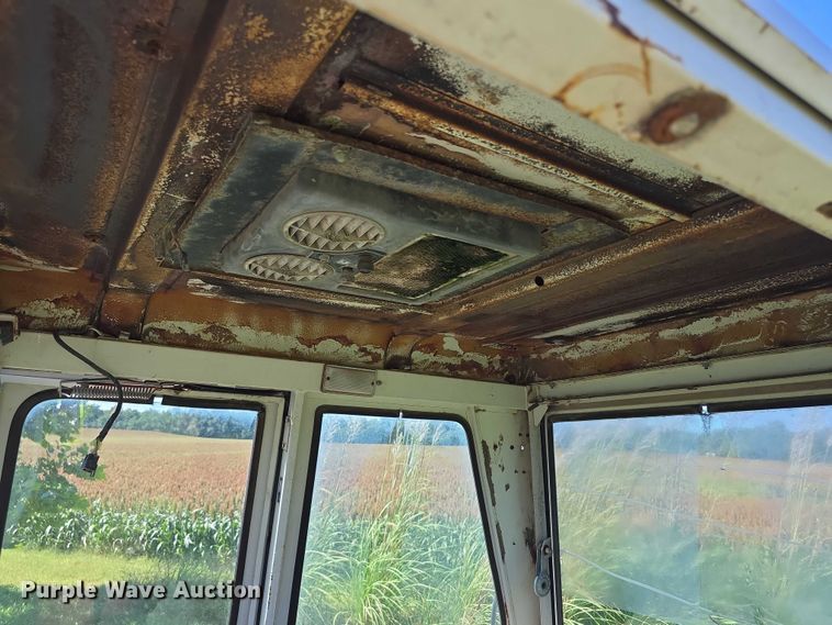 image for item EF3826 1967 International Harvester Farmall 856D tractor