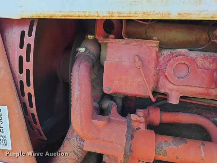 image for item EF3826 1967 International Harvester Farmall 856D tractor