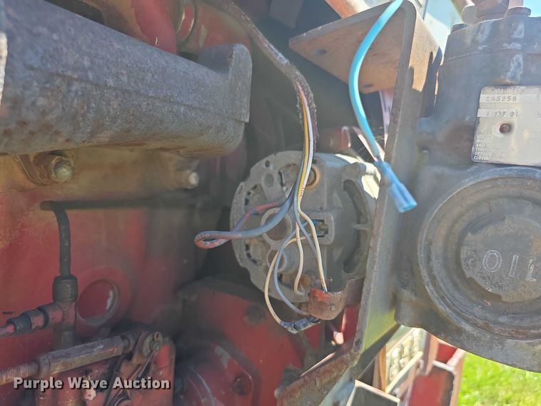 image for item EF3826 1967 International Harvester Farmall 856D tractor