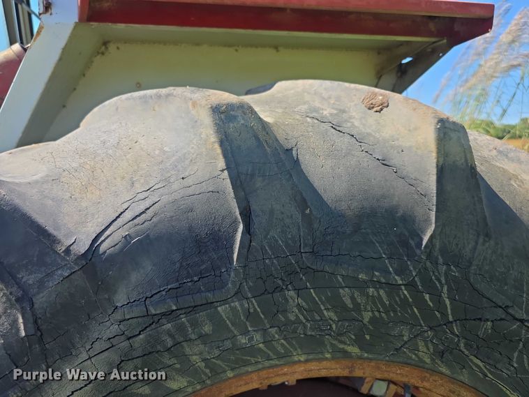 image for item EF3826 1967 International Harvester Farmall 856D tractor