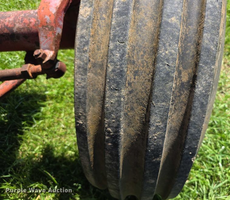 image for item EF3826 1967 International Harvester Farmall 856D tractor