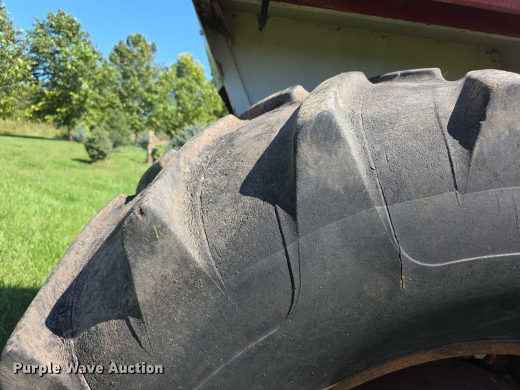 image for item EF3826 1967 International Harvester Farmall 856D tractor