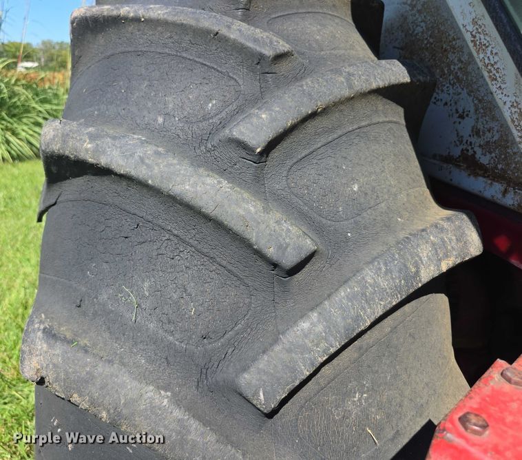 image for item EF3826 1967 International Harvester Farmall 856D tractor