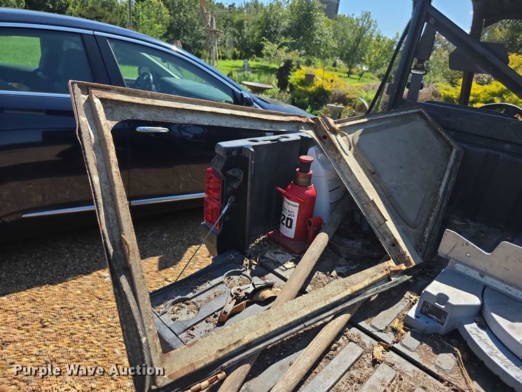 image for item EF3826 1967 International Harvester Farmall 856D tractor