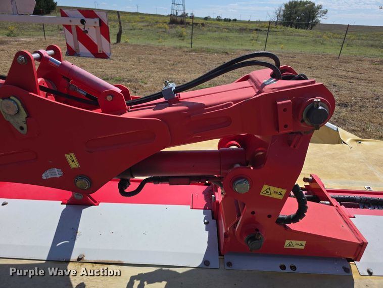 image for item EF3838 (2) 2015 Pottinger Novacat V10 RC and Novacat 351 Alpha-Motion RC disc mowers