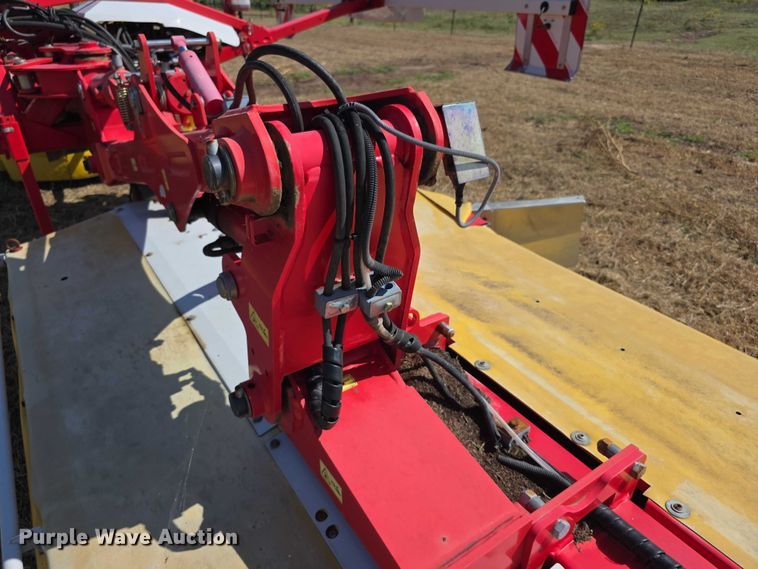 image for item EF3838 (2) 2015 Pottinger Novacat V10 RC and Novacat 351 Alpha-Motion RC disc mowers