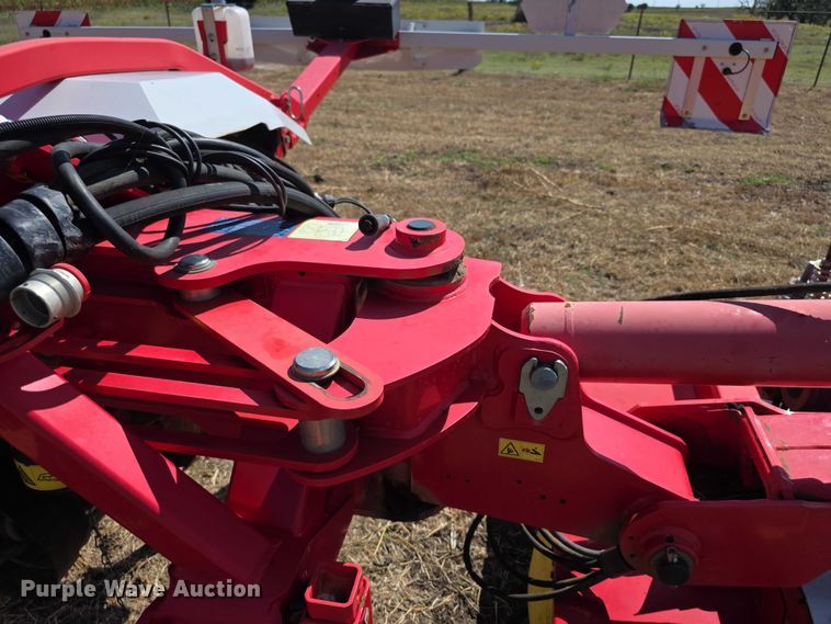 image for item EF3838 (2) 2015 Pottinger Novacat V10 RC and Novacat 351 Alpha-Motion RC disc mowers