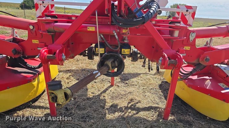 image for item EF3838 (2) 2015 Pottinger Novacat V10 RC and Novacat 351 Alpha-Motion RC disc mowers