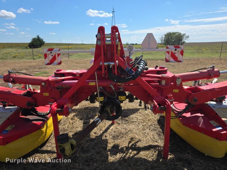 image for item EF3838 (2) 2015 Pottinger Novacat V10 RC and Novacat 351 Alpha-Motion RC disc mowers