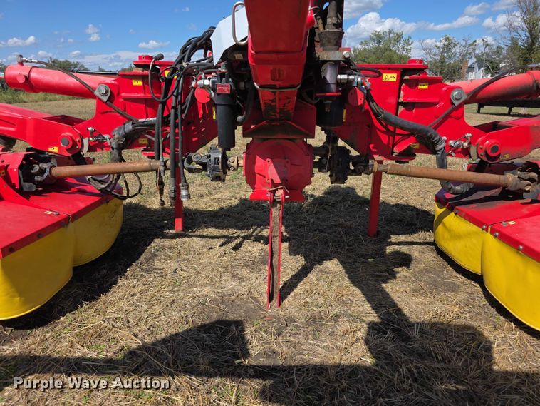 image for item EF3838 (2) 2015 Pottinger Novacat V10 RC and Novacat 351 Alpha-Motion RC disc mowers