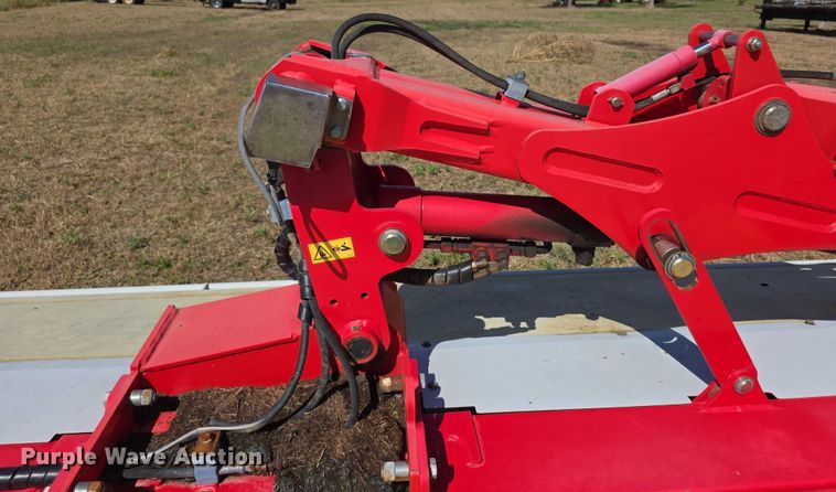 image for item EF3838 (2) 2015 Pottinger Novacat V10 RC and Novacat 351 Alpha-Motion RC disc mowers