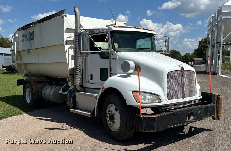 image for item EM0049 2017 Kenworth T370 feed delivery truck