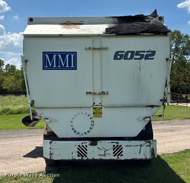 image for item EM0049 2017 Kenworth T370 feed delivery truck