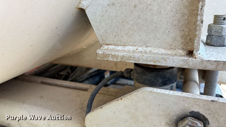 image for item EM0049 2017 Kenworth T370 feed delivery truck