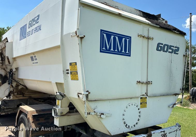 image for item EM0049 2017 Kenworth T370 feed delivery truck