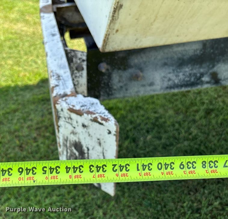 image for item EM0049 2017 Kenworth T370 feed delivery truck