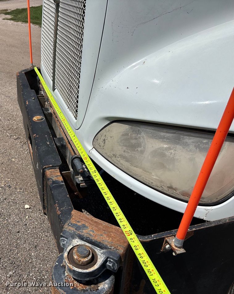 image for item EM0049 2017 Kenworth T370 feed delivery truck