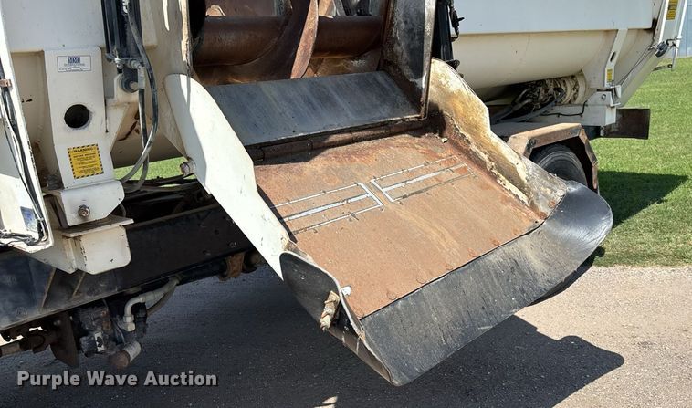 image for item EM0049 2017 Kenworth T370 feed delivery truck