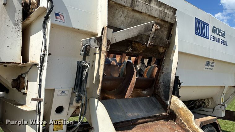 image for item EM0049 2017 Kenworth T370 feed delivery truck