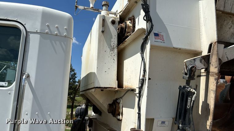 image for item EM0049 2017 Kenworth T370 feed delivery truck