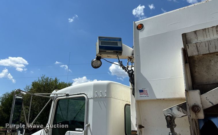 image for item EM0049 2017 Kenworth T370 feed delivery truck