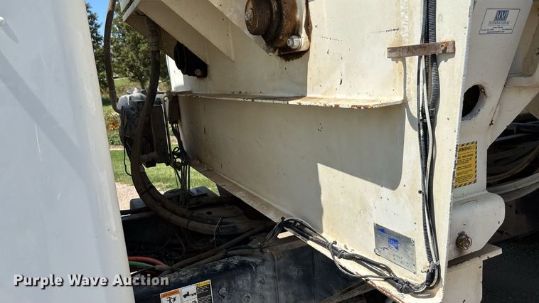 image for item EM0049 2017 Kenworth T370 feed delivery truck