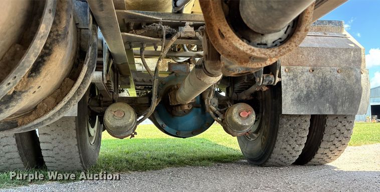 image for item EM0049 2017 Kenworth T370 feed delivery truck