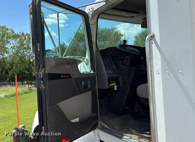 image for item EM0049 2017 Kenworth T370 feed delivery truck