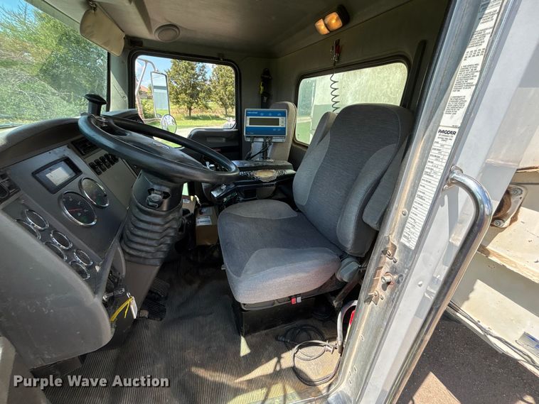 image for item EM0049 2017 Kenworth T370 feed delivery truck