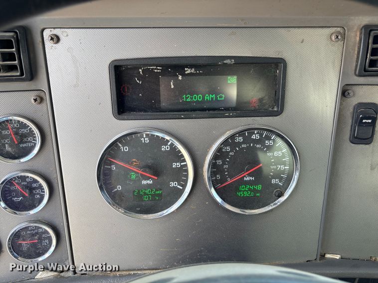 image for item EM0049 2017 Kenworth T370 feed delivery truck