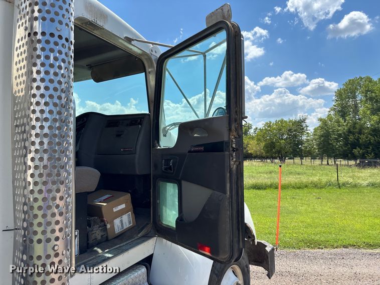 image for item EM0049 2017 Kenworth T370 feed delivery truck