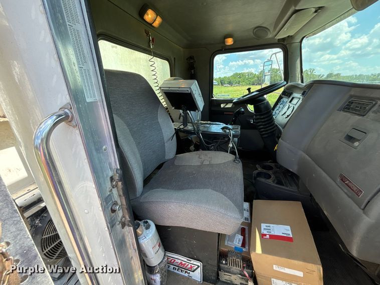 image for item EM0049 2017 Kenworth T370 feed delivery truck