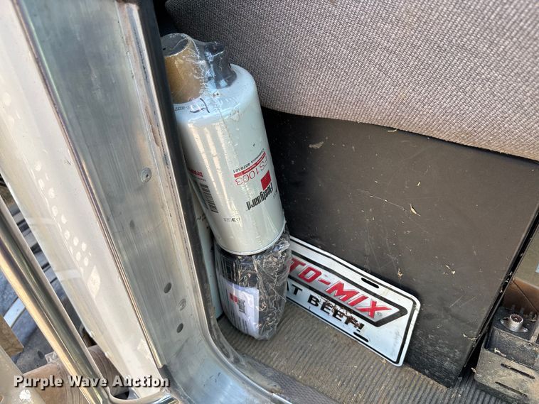 image for item EM0049 2017 Kenworth T370 feed delivery truck