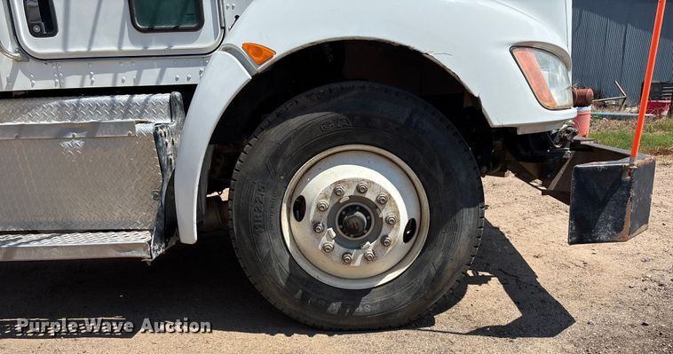 image for item EM0049 2017 Kenworth T370 feed delivery truck