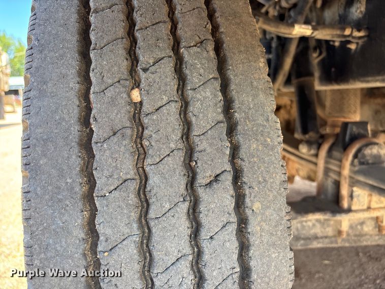 image for item EM0049 2017 Kenworth T370 feed delivery truck