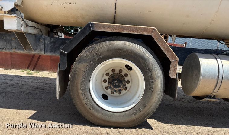 image for item EM0049 2017 Kenworth T370 feed delivery truck