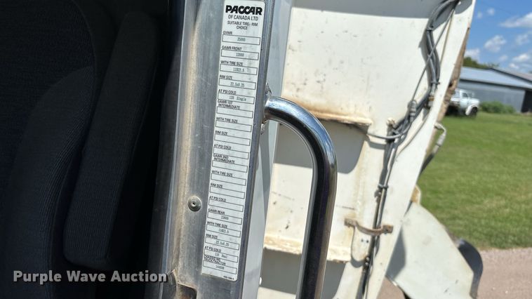 image for item EM0049 2017 Kenworth T370 feed delivery truck