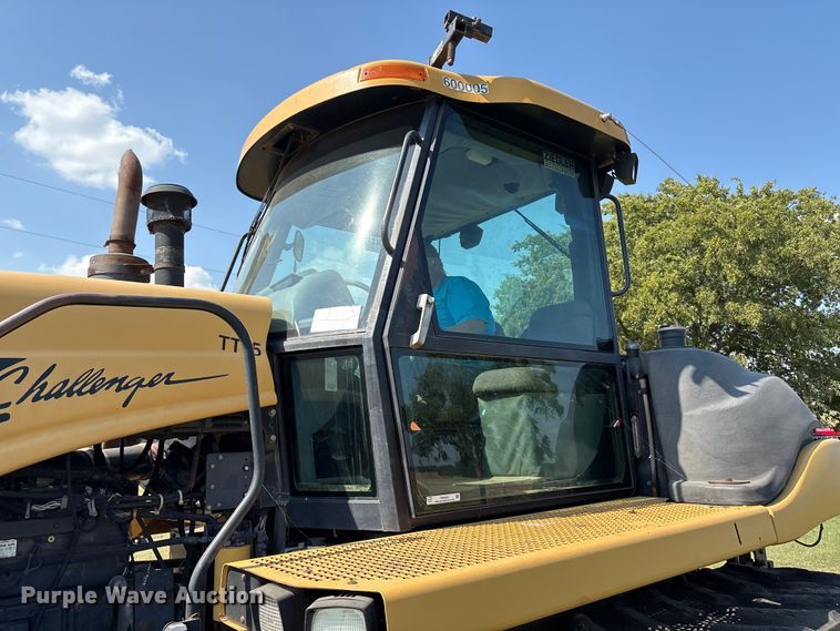 image for item EM0644 2000 Caterpillar Challenger 75E tractor