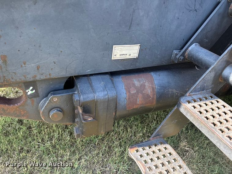 image for item EM0644 2000 Caterpillar Challenger 75E tractor