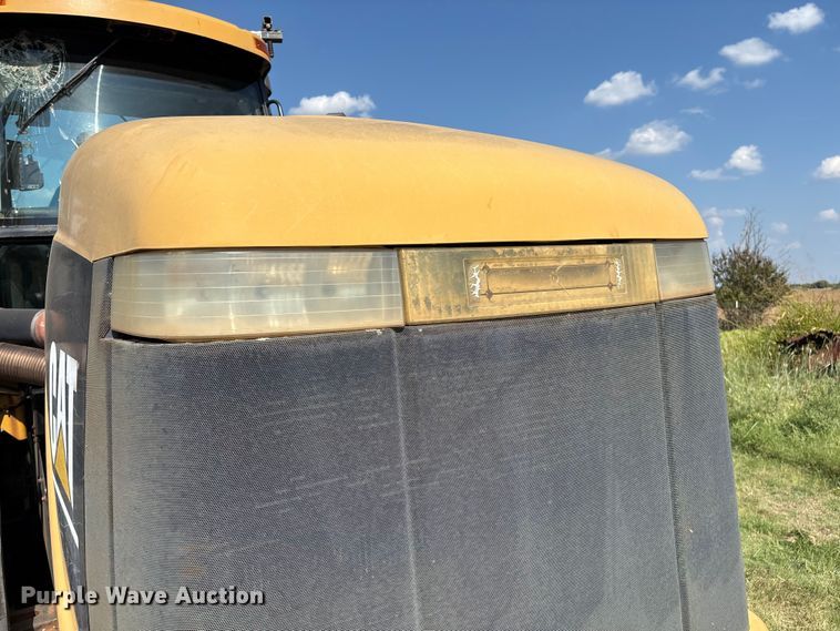 image for item EM0644 2000 Caterpillar Challenger 75E tractor