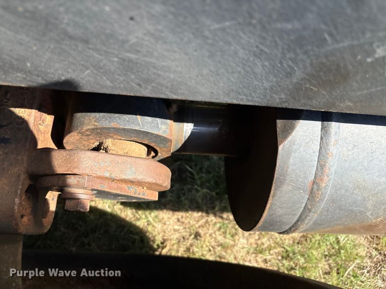 image for item EM0644 2000 Caterpillar Challenger 75E tractor