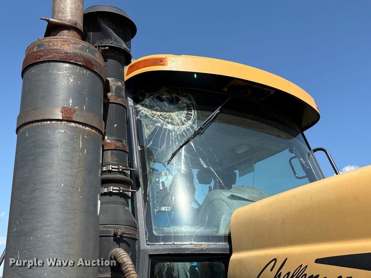 image for item EM0644 2000 Caterpillar Challenger 75E tractor