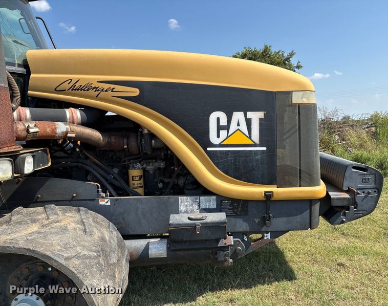 image for item EM0644 2000 Caterpillar Challenger 75E tractor