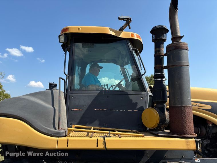 image for item EM0644 2000 Caterpillar Challenger 75E tractor