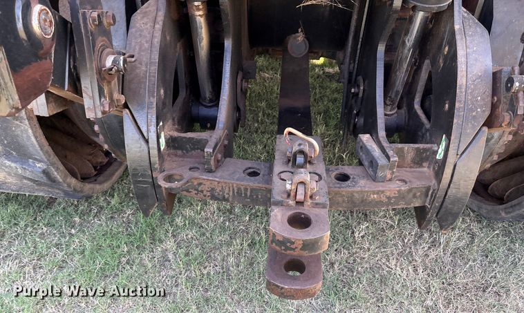 image for item EM0644 2000 Caterpillar Challenger 75E tractor