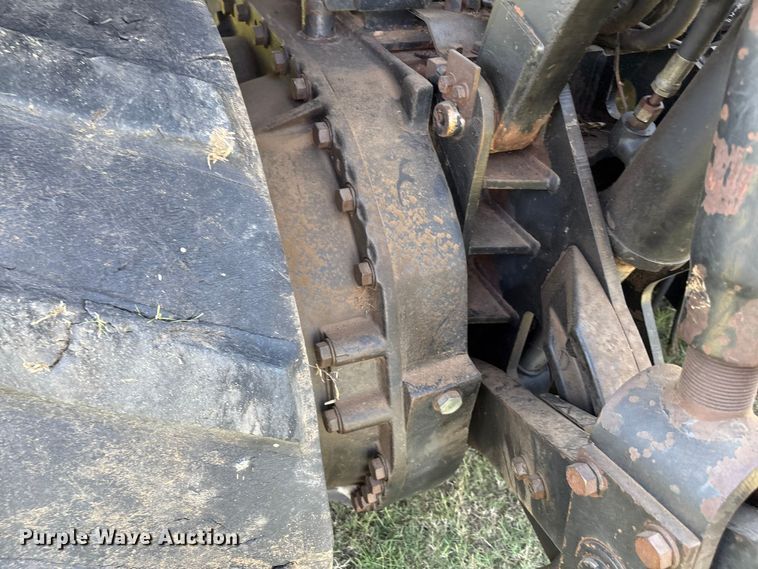 image for item EM0644 2000 Caterpillar Challenger 75E tractor